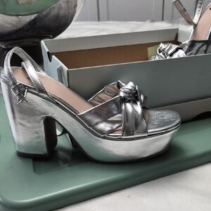 SO Metallic Silver Platform Knot Slingback Heels